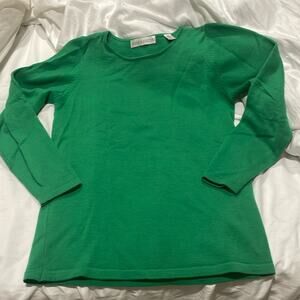 Valerie Stevens s Kelly green 💯 merino wool sweater fitted shaped fit euc